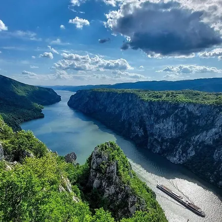 شقة Koki كلادوفو